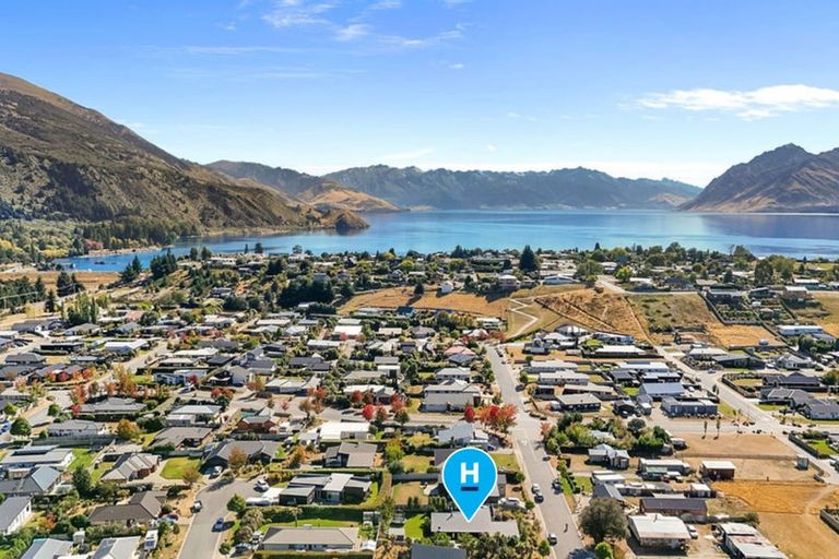 Photo of property in 8 Bell Street, Lake Hawea, Wanaka, 9382