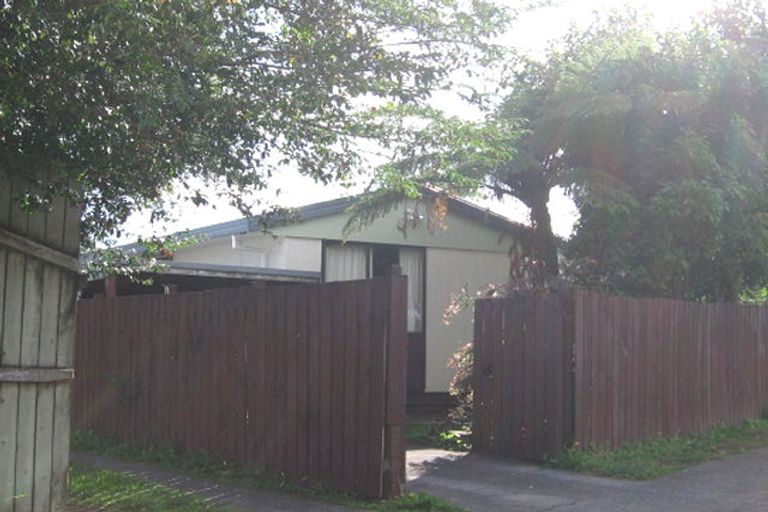 Photo of property in 1/8 Cameron Place, Ranui, Auckland, 0612