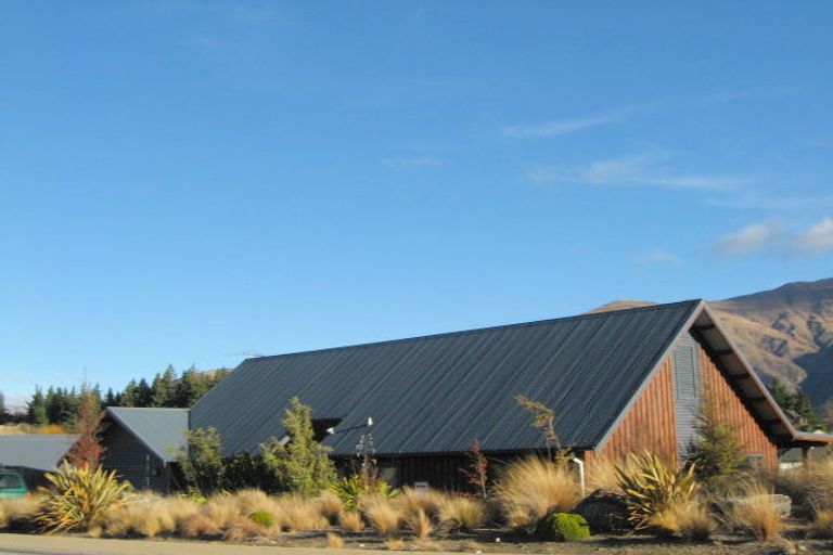 Photo of property in 28 Kings Drive, Wanaka, 9305