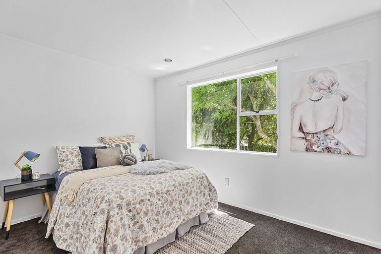 Photo of property in 1 Mervyn Place, Plimmerton, Porirua, 5026