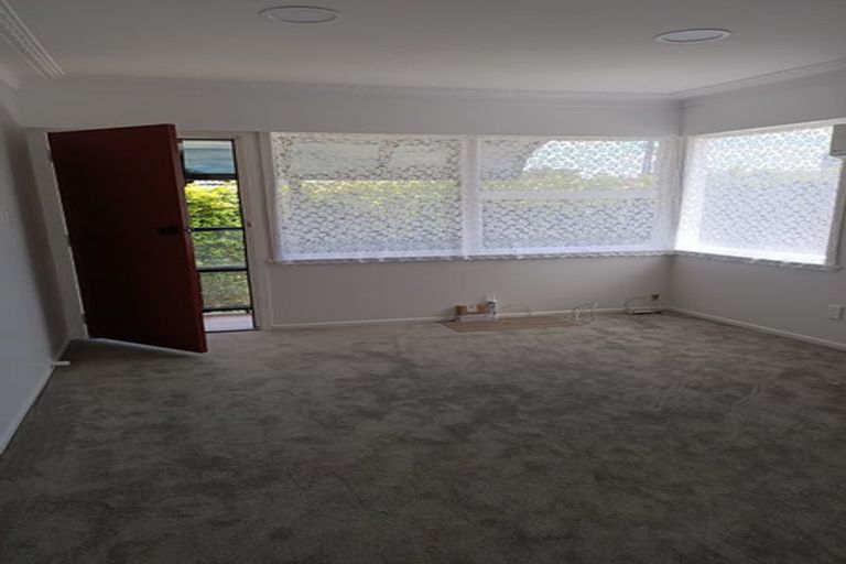 Photo of property in 1/4016 Great North Road, Glen Eden, Auckland, 0602