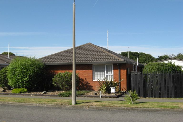 Photo of property in 2 Raymond Road, Bromley, Christchurch, 8062