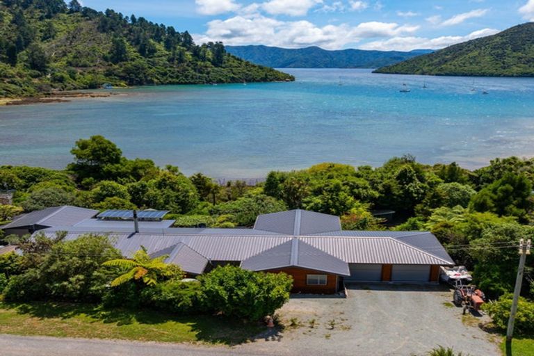 Photo of property in 19 Mccormicks Road, Whatamango Bay, Picton, 7281