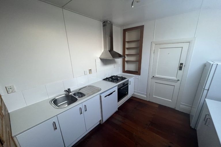 Photo of property in 11 Rolleston Street, Mount Cook, Wellington, 6021