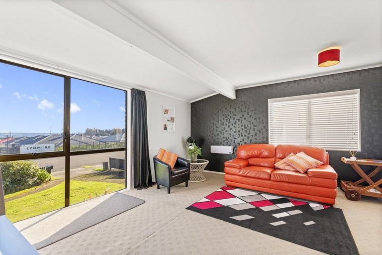 Photo of property in 27 Owhatiura Drive, Lynmore, Rotorua, 3010