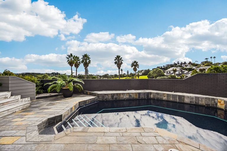 Photo of property in 44 William Bayes Place, Red Beach, 0932