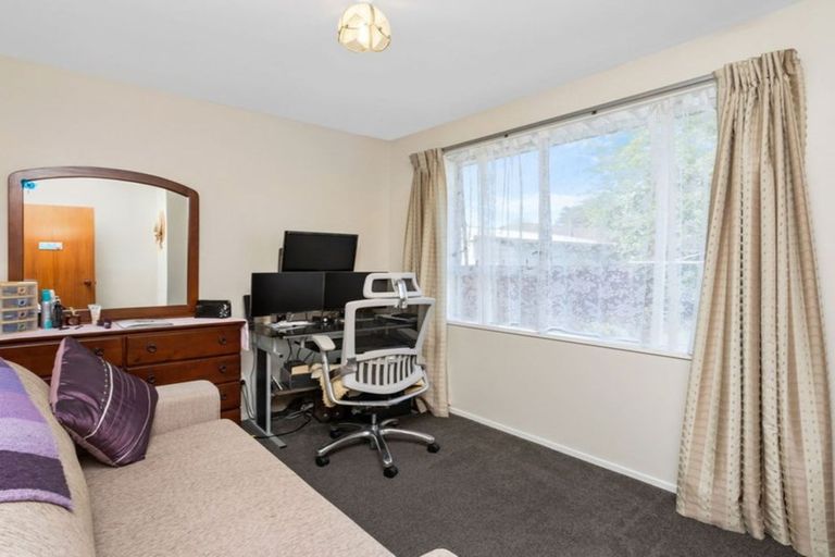 Photo of property in 39 Cowes Street, Avondale, Christchurch, 8061