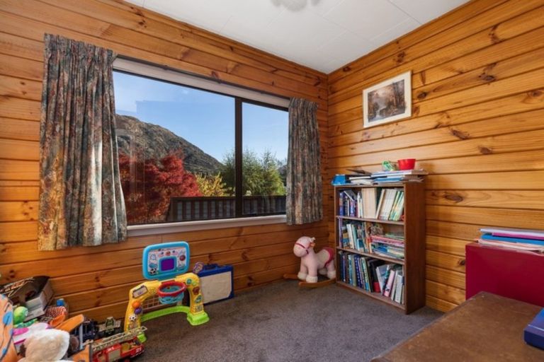 Photo of property in 58 Remarkables Crescent, Frankton, Queenstown, 9300