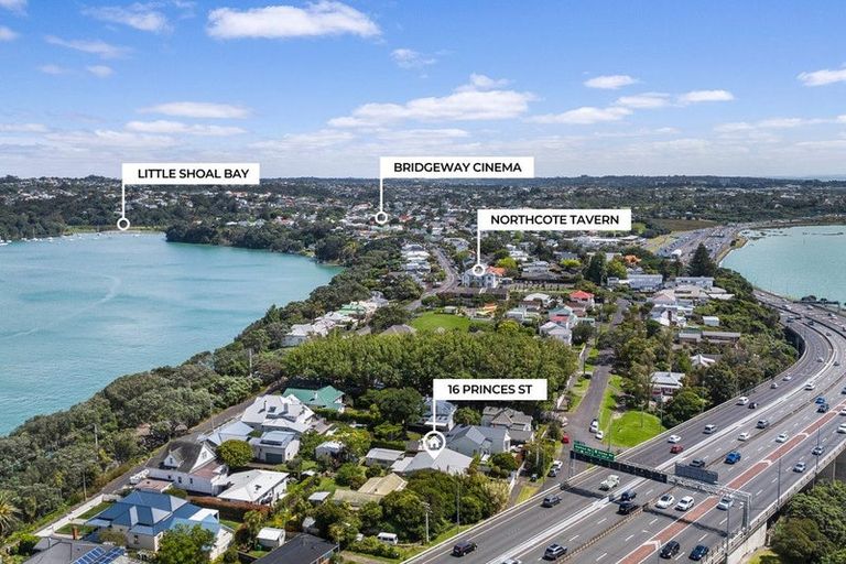 Photo of property in 16 Princes Street, Northcote Point, Auckland, 0627