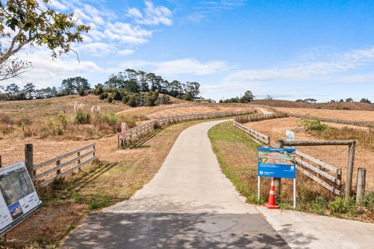 Photo of property in 101 Wintour Road, Waimauku, 0881