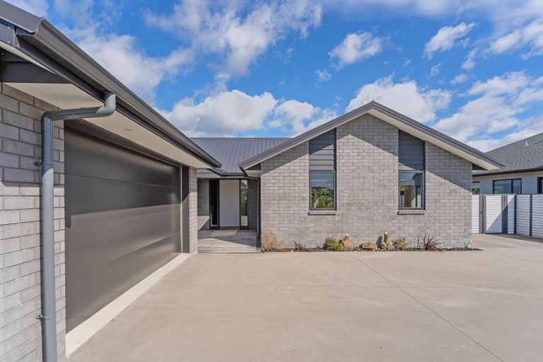 Photo of property in 18 Awatea Drive, Whitianga, 3510