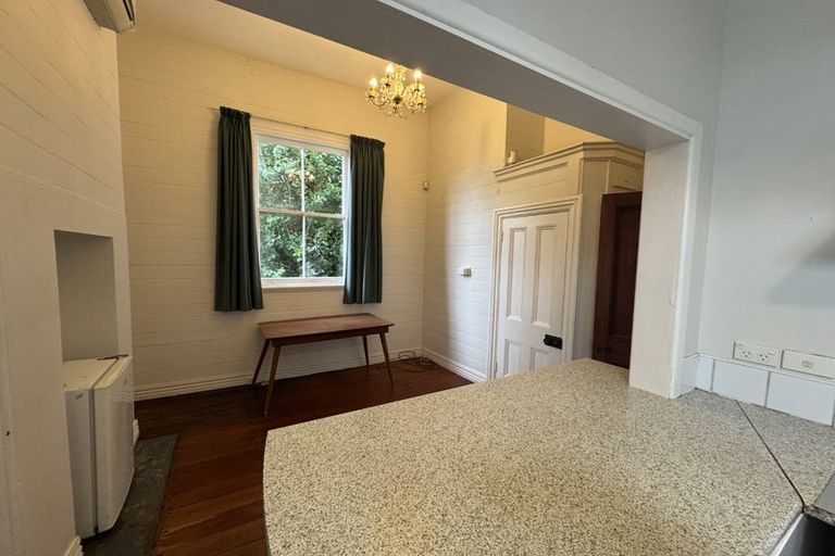 Photo of property in 37 Te Wharepouri Street, Berhampore, Wellington, 6023