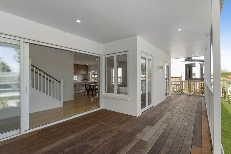 Photo of property in 6 Tiaki Lane, Karaka, Papakura, 2113