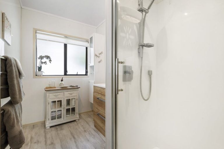 Photo of property in 2/13 Newstead Avenue, Browns Bay, Auckland, 0632