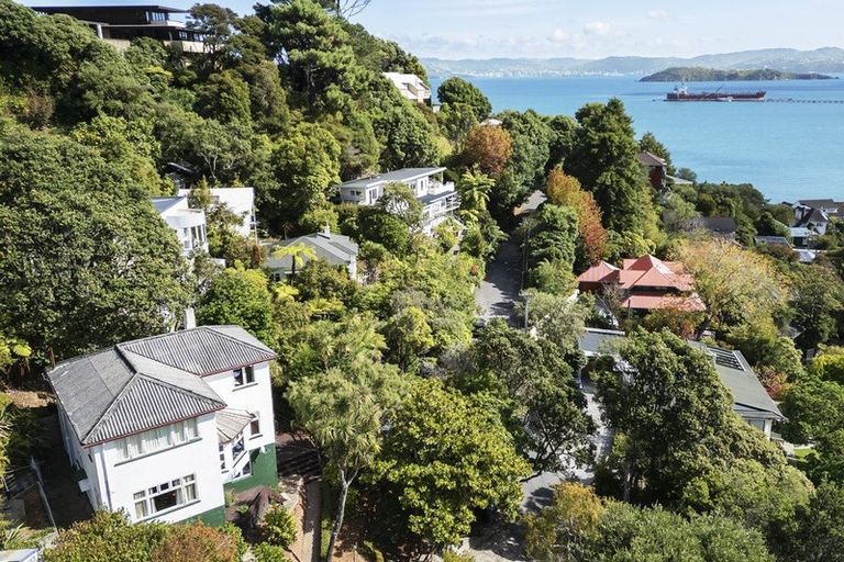 Photo of property in 33 Walter Road, Lowry Bay, Lower Hutt, 5013