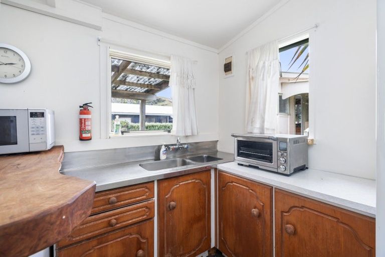 Photo of property in 11 Ringer Avenue, Matapouri, Whangarei, 0173