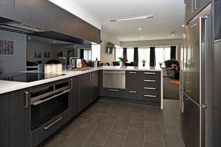 Photo of property in 1 Chatswood Place, Bishopdale, Christchurch, 8051