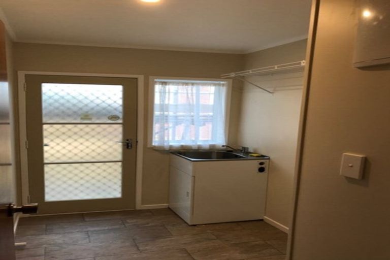 Photo of property in 126 Bleakhouse Road, Mellons Bay, Auckland, 2014