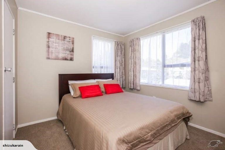 Photo of property in 9 Glucina Place, Glen Eden, Auckland, 0602