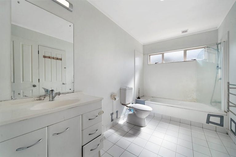 Photo of property in 5/17 Neta Grove, Henderson, Auckland, 0612