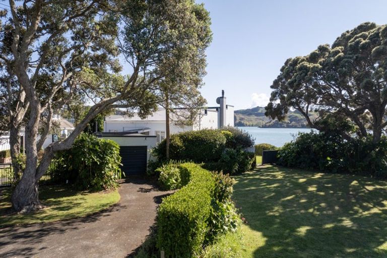 Photo of property in Wallis Street, Raglan, 3225