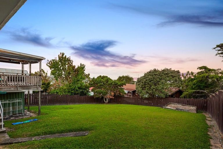 Photo of property in 12 Raelene Place, Massey, Auckland, 0614