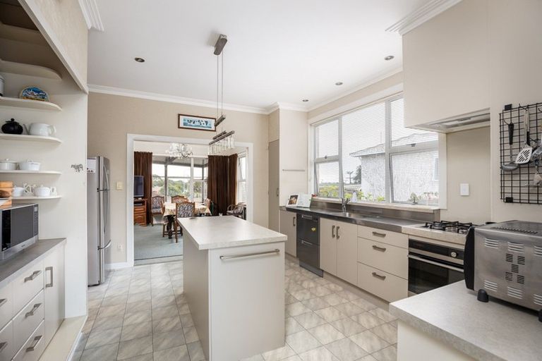 Photo of property in 7 Waimea Street, Westown, New Plymouth, 4310