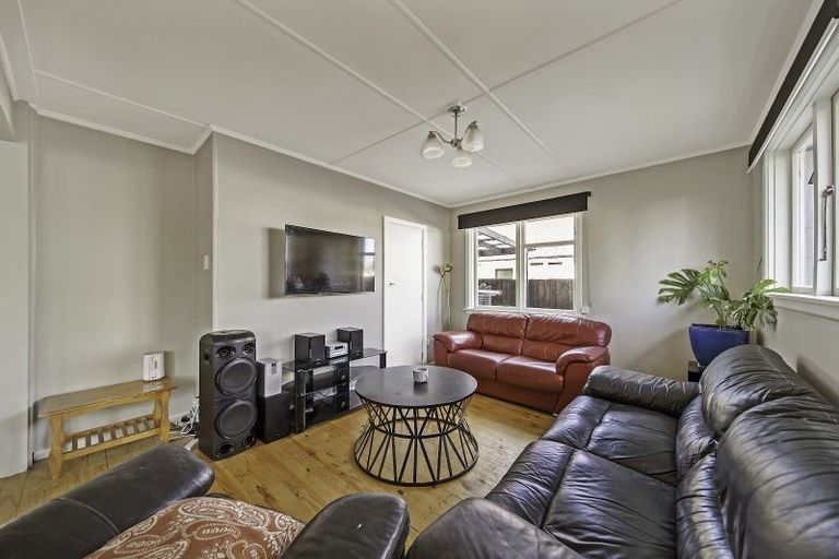 Photo of property in 6 Carisbrooke Street, Aranui, Christchurch, 8061