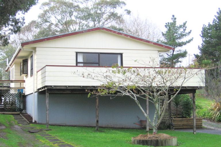 Photo of property in 85a Rosario Crescent, Red Beach, 0932