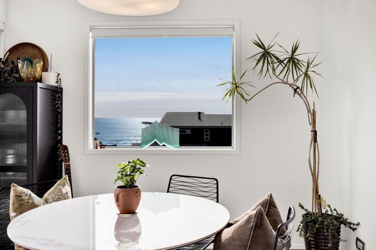 Photo of property in 2/5 Beach Street, Fitzroy, New Plymouth, 4312