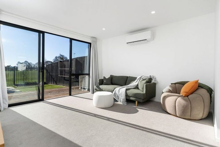 Photo of property in 9 Malaga Crescent, Harewood, Christchurch, 8051