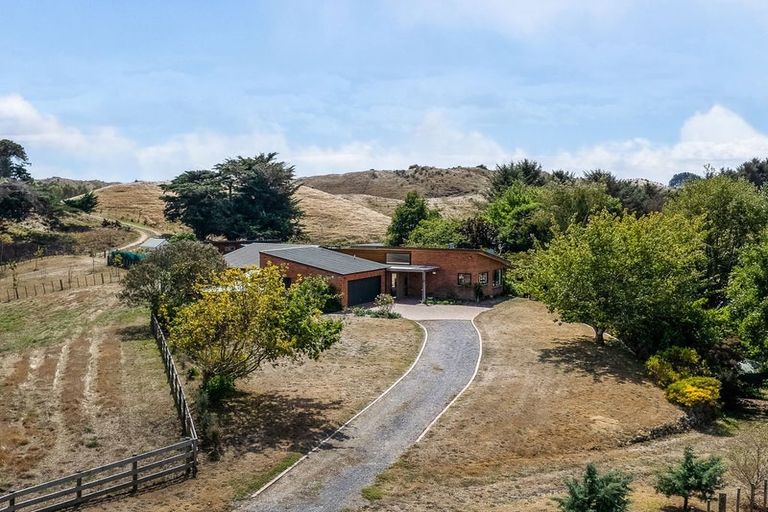 Photo of property in 630 Muhunoa Road West, Ohau, Levin, 5570