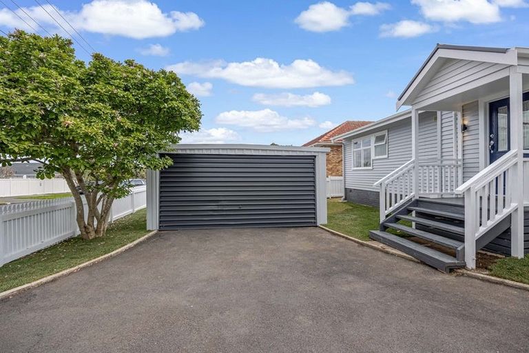 Photo of property in 32 Harapaki Road, Meadowbank, Auckland, 1072