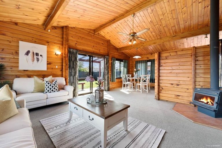 Photo of property in 123 Botany Road, Botany Downs, Auckland, 2010