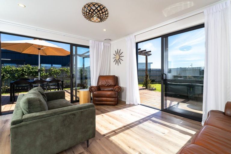 Photo of property in 16 Tunarau Street, Raglan, 3225