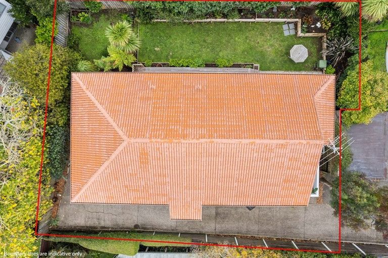 Photo of property in 1/36 Kowhai Road, Campbells Bay, Auckland, 0630