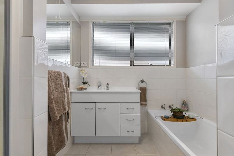 Photo of property in 41 Marendellas Drive, Bucklands Beach, Auckland, 2014