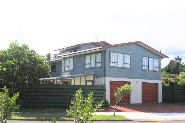 Photo of property in 19 John Witton Drive, Crofton Downs, Wellington, 6035