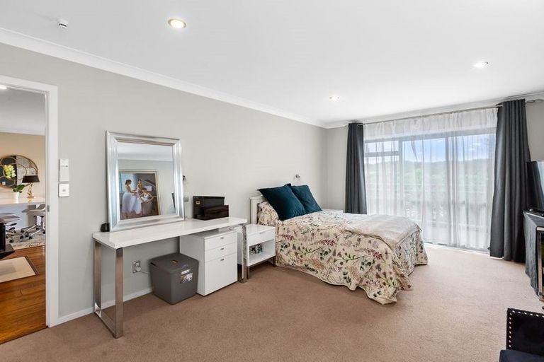 Photo of property in 16 Fern Court, Orewa, 0931