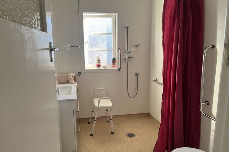 Photo of property in 75 Dixon Avenue, Hawera, 4610