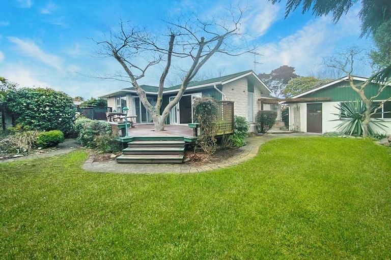 Photo of property in 3 Fenmere Place, Burwood, Christchurch, 8083