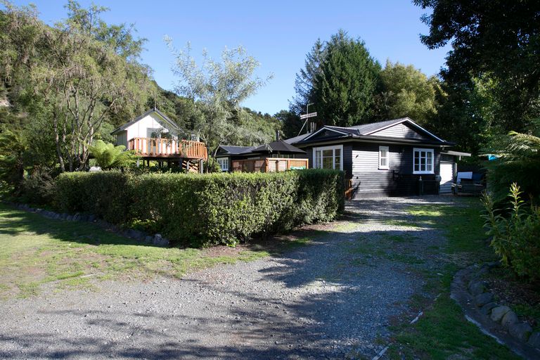 Photo of property in 29 Rereahu Avenue, Hatepe, Turangi, 3382