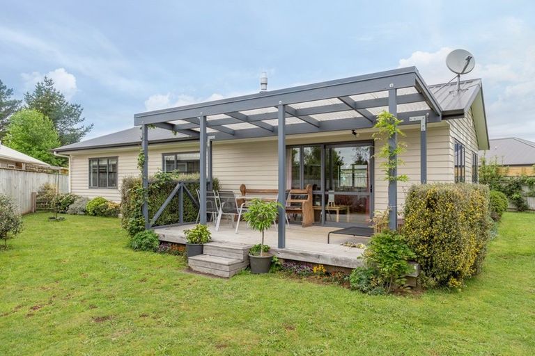 Photo of property in 10 Ngahana Place, Turangi, 3334