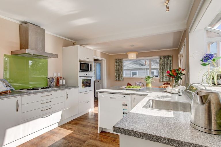 Photo of property in 17 Mclellan Street, Tawa, Wellington, 5028