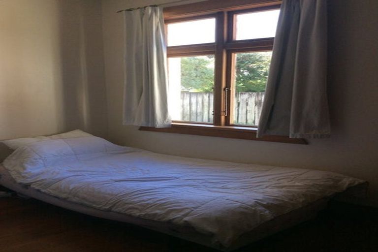 Photo of property in 74 Cambridge Terrace, Waterloo, Lower Hutt, 5011