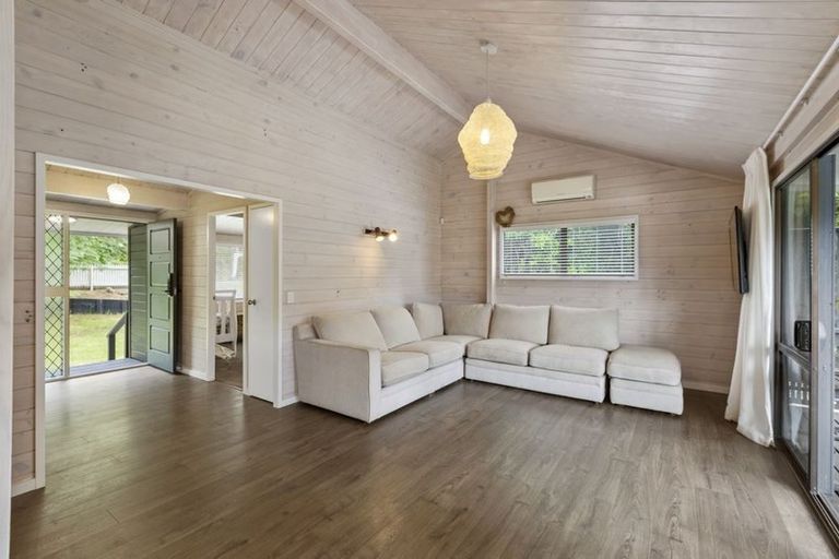 Photo of property in 5 Weranui Road, Waiwera, Orewa, 0994