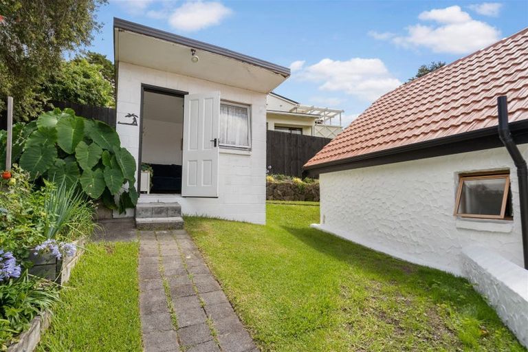 Photo of property in 11 William Hadlow Place, Hatfields Beach, Orewa, 0931