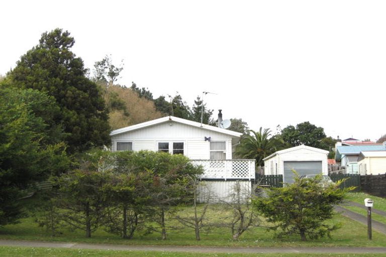 Photo of property in 43 Grenville Street, Marfell, New Plymouth, 4310