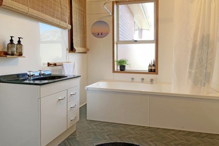 Photo of property in 11 Rata Street, Kaka Point, Balclutha, 9271