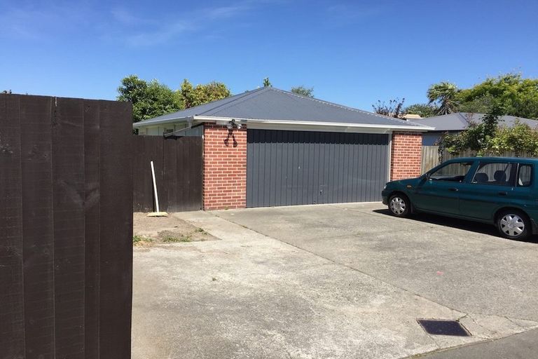 Photo of property in 87 Memorial Avenue, Ilam, Christchurch, 8053